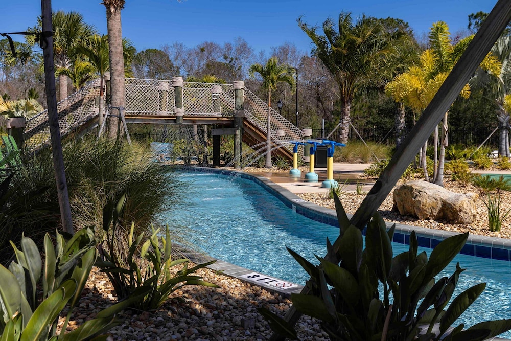 Stylish 4BR Pool Townhome Storey Lake
