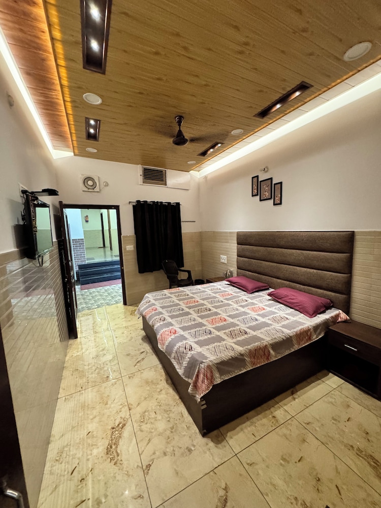 Hotel Utsav