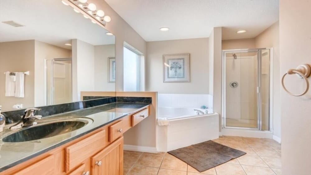 Emerald Magic - 5 Br W/ Private Pool -near Disney 5 Bedroom Villa