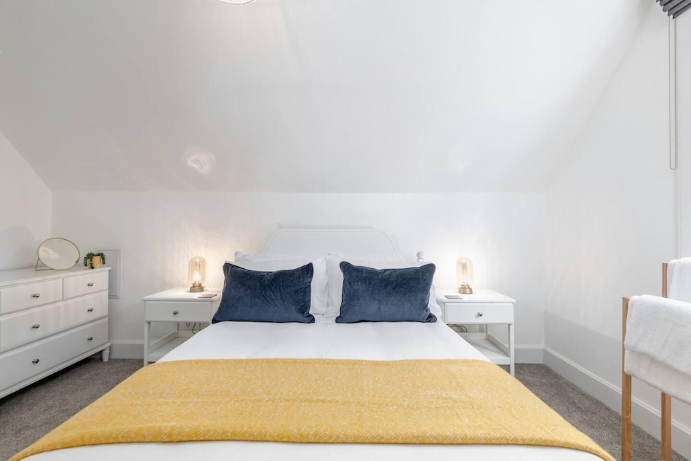 Captivating 4-bed House in Killin view 2