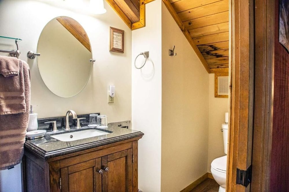 Eagle's Nest Lodge
