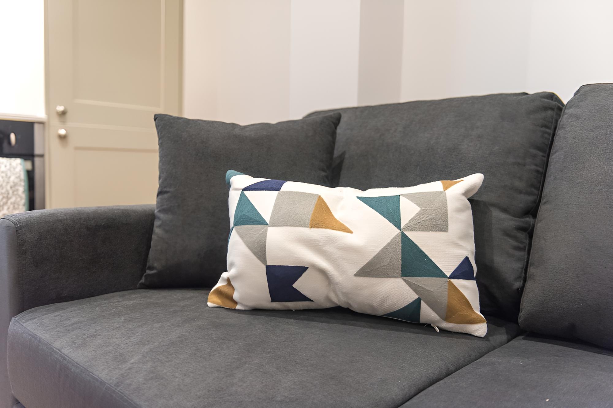 The Hollows - Sleek and Stylish 1Bed view 3