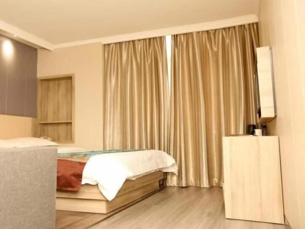GreenTree Inn JiangSu YanCheng JianHu ShangGang Bus Station Freeway 204 Express Hotel - Property Image 39