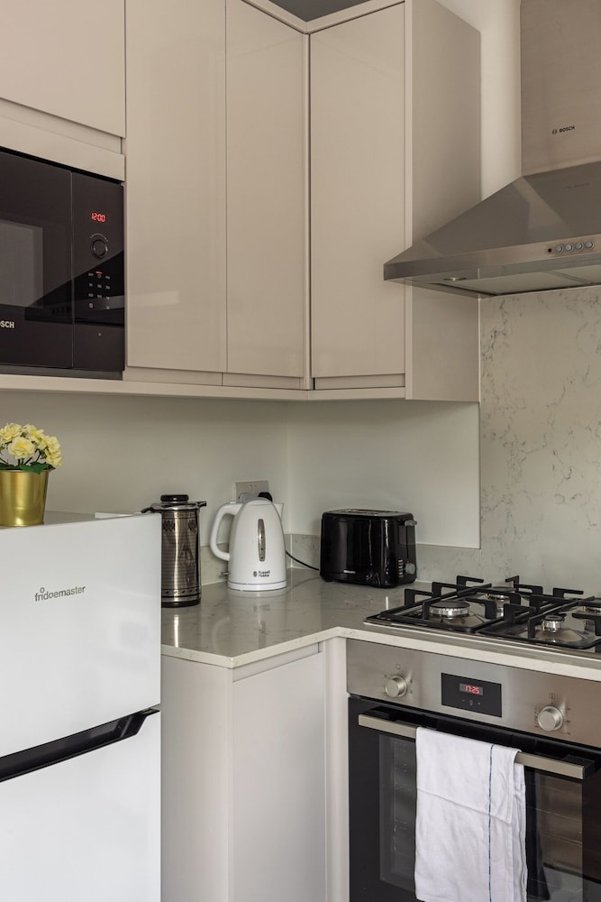 Picktheplace Kensington Lux Apartments II