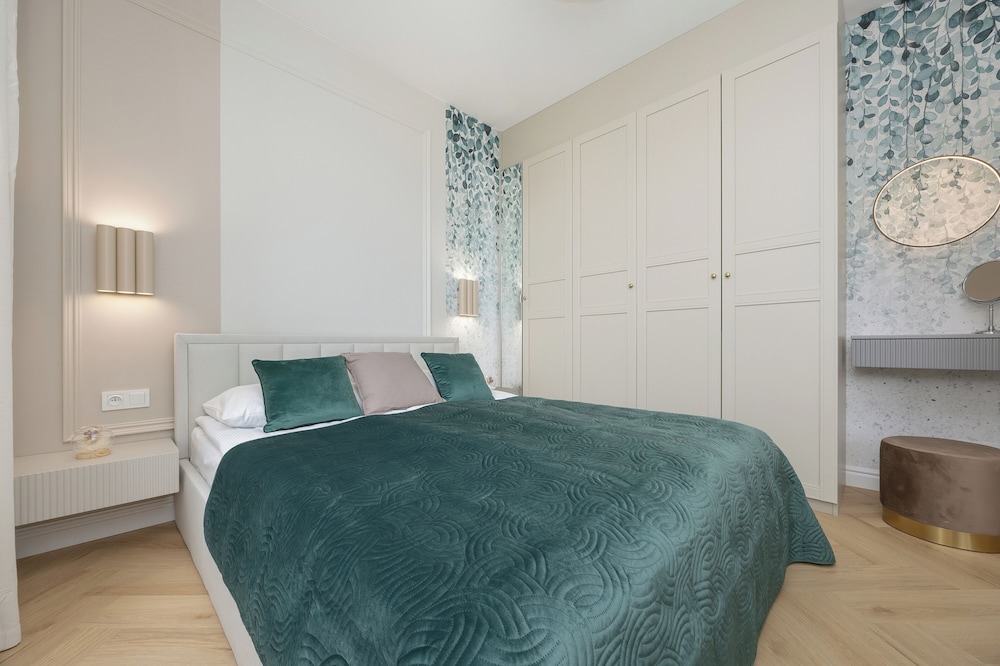 Żupnicza Apartment Warsaw by Renters view 5