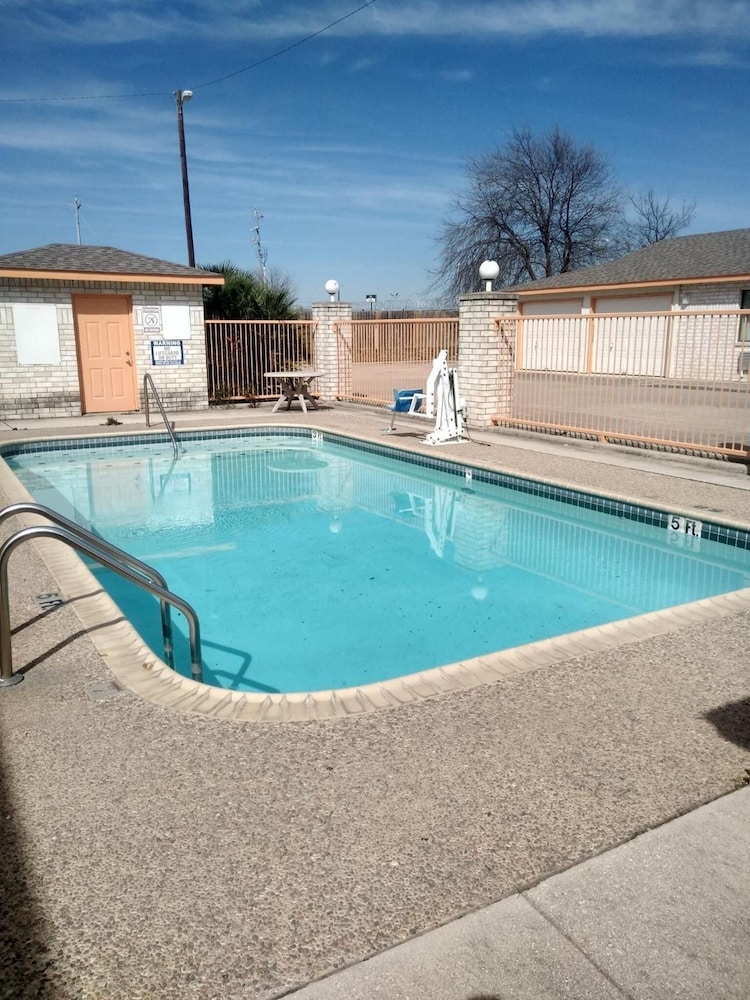 Budget Inn