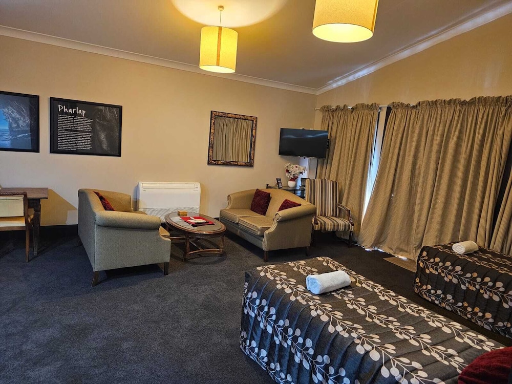 Gateway Motor Inn