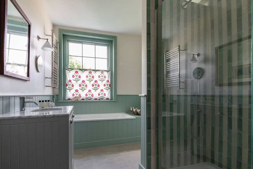 Rochester Road II by Onefinestay