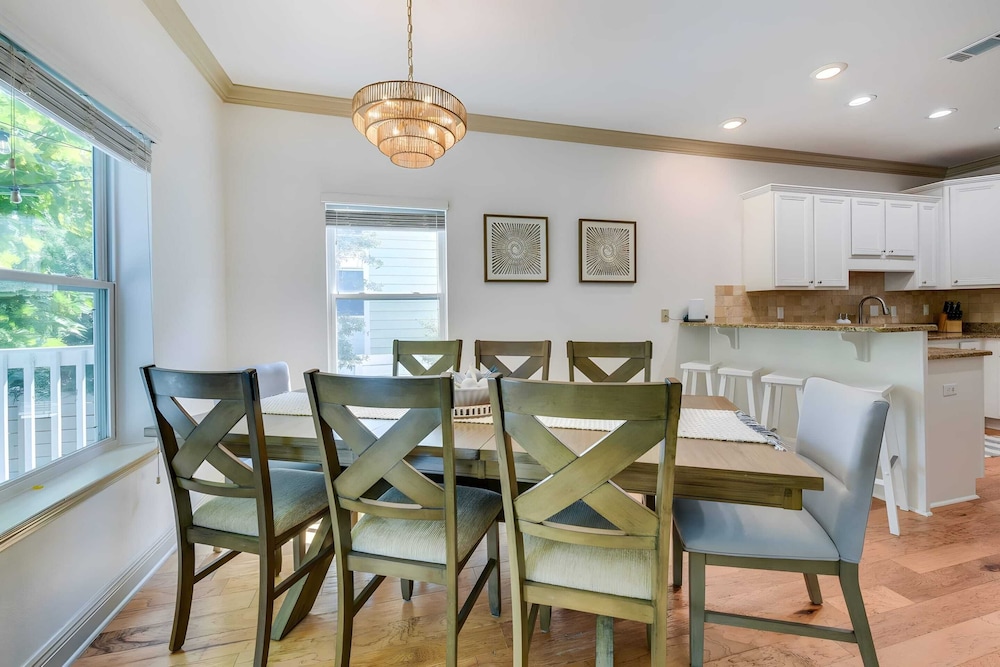Salty Rose Inn by Avantstay Inlet Beach Home w/ Porch, Firepit & Pool Access