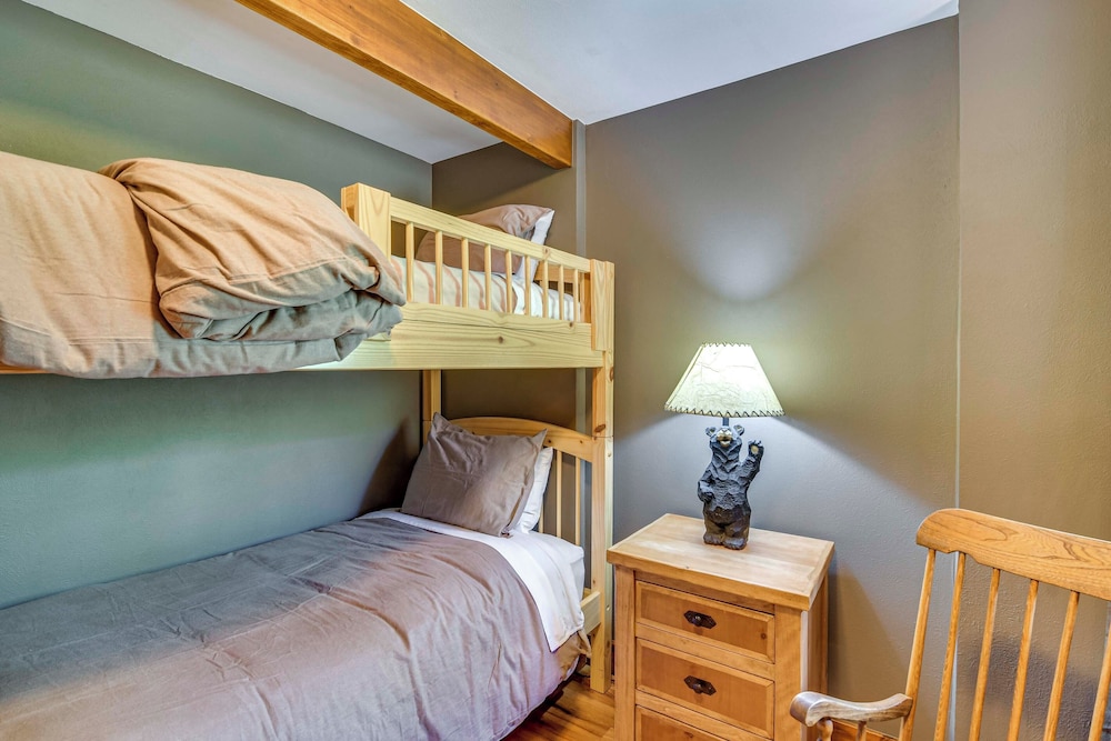 Private 5 Acres w/ Mtn Views: Park County Cabin!