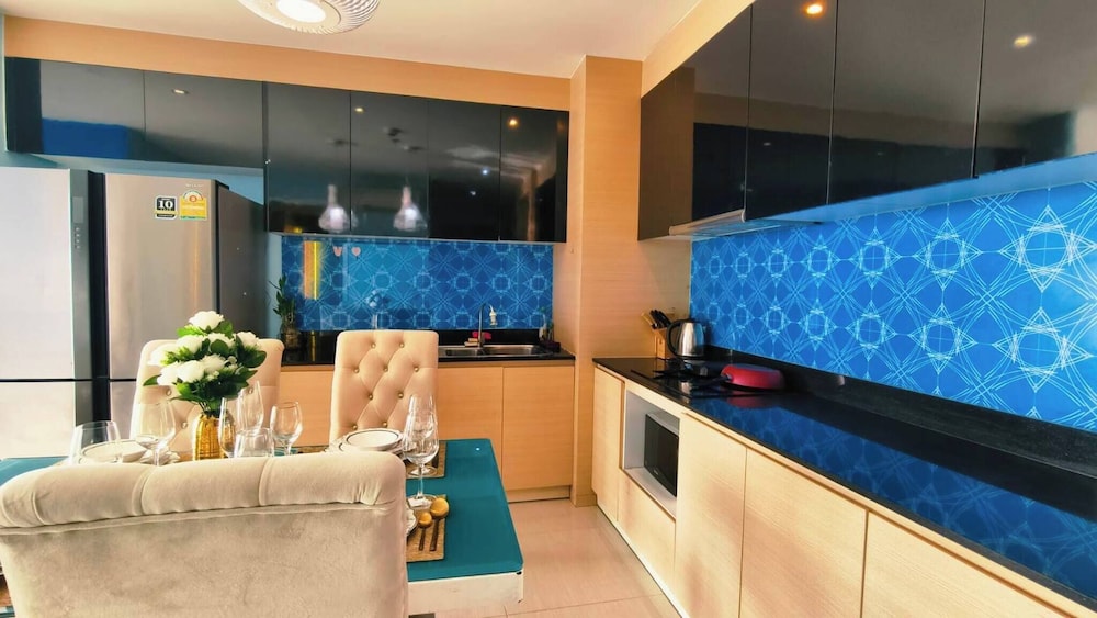 Luxury 2-bedroom Sea View Escape