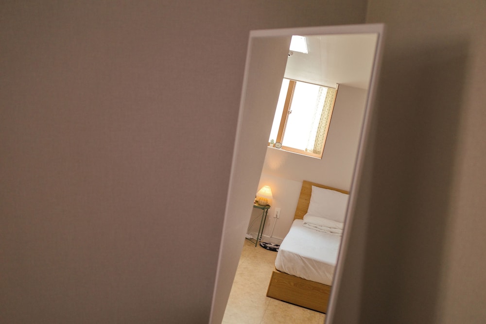Starria Hostel foreign guest only 27