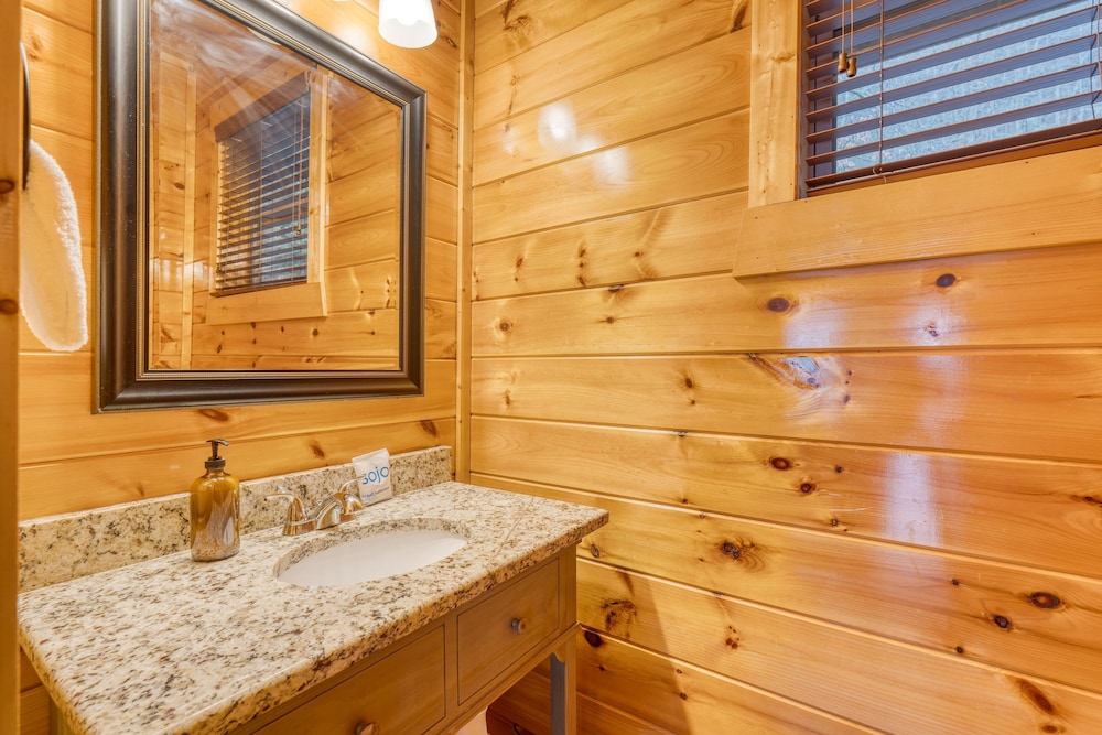 100 Guests Blackthorn Sister Smokies Homes Luxury Mountain Retreat