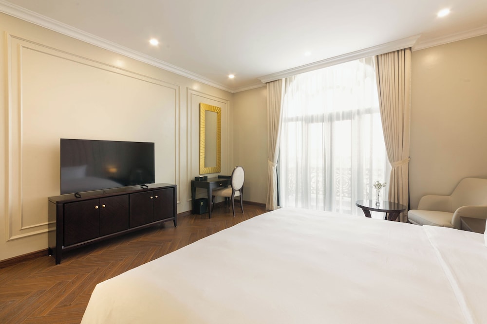 Adamo Hotel Hung Yen