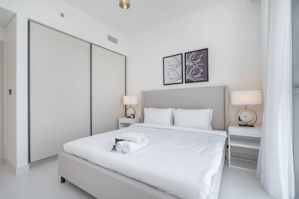 1 Bedroom in Marina Vista With Gorgeous Palm Views