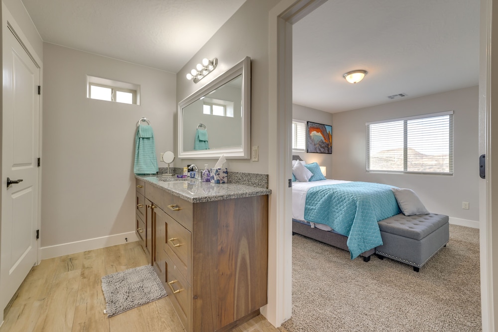 Toquerville Vacation Rental, Near State Parks! view 3