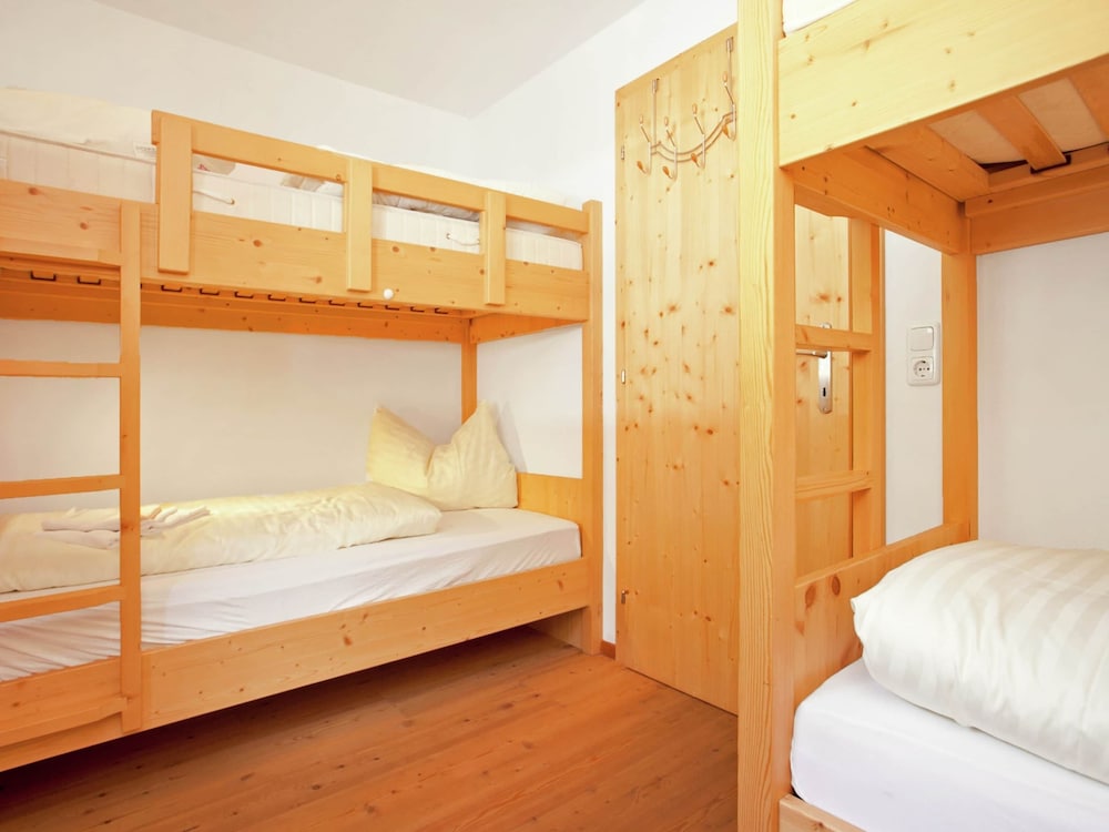 Holiday Home With Swimming Pool in Wald im Pinzgau view 3