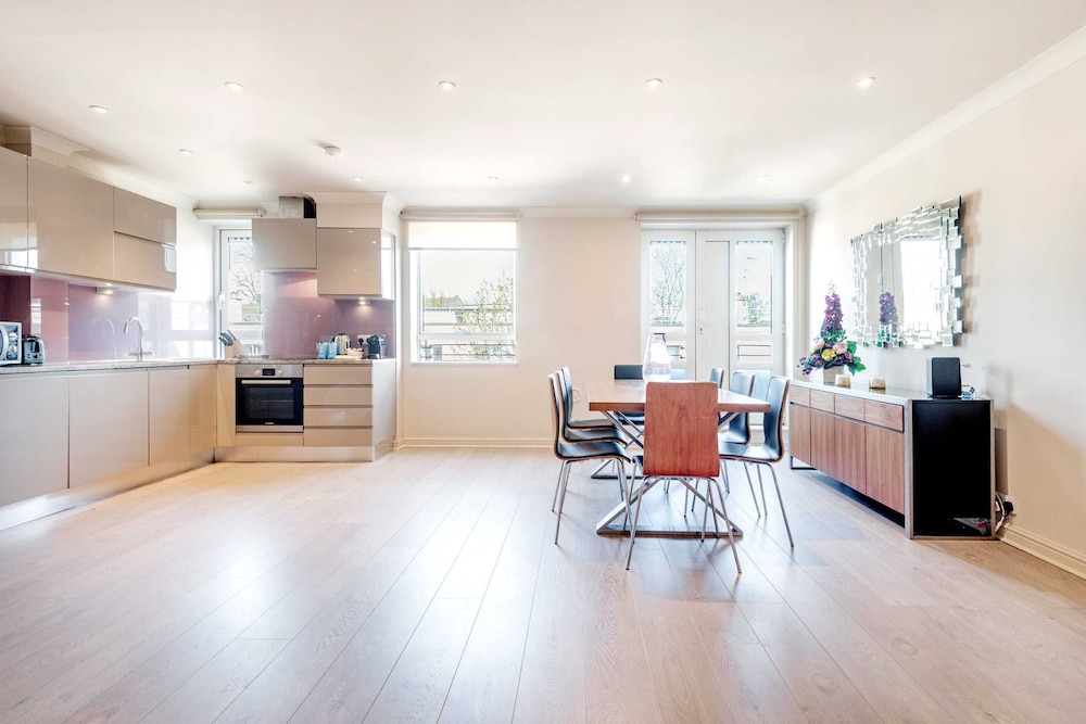 Stunning 3-bed in the heart of London