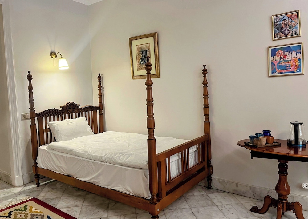 Layla Hostel