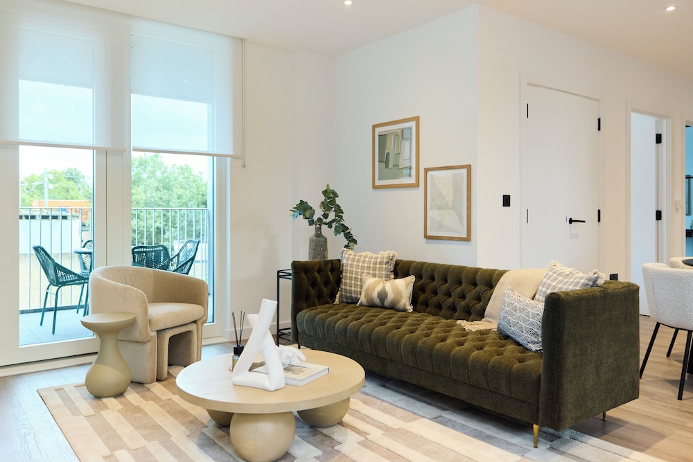 The Tottenham Retreat - Homely 2bdr Flat With Balcony