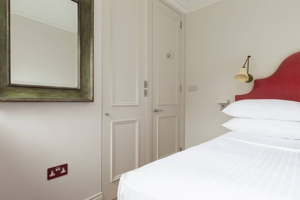 Coleherne Road III by Onefinestay
