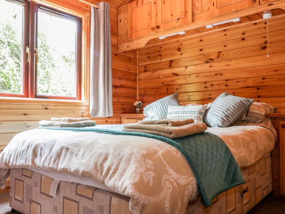 Oak Lodge view 4