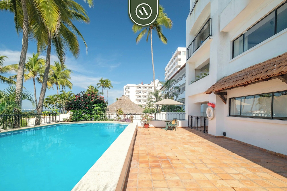 Amazing 1 BR Condo - Terrace - Pool - Romantic Zone