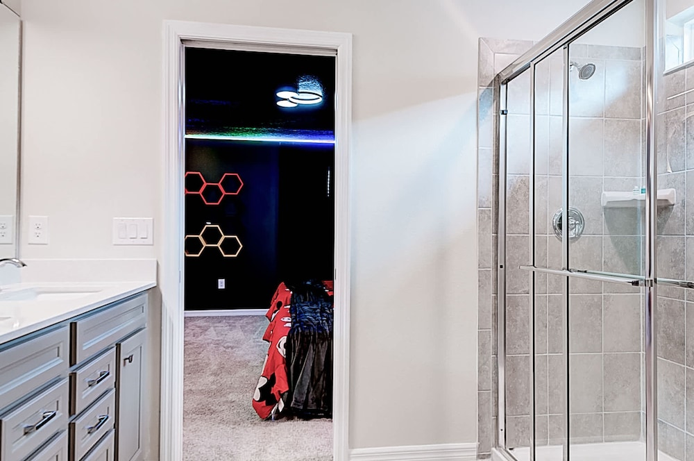 15975 Brand New 5BR Family House With Private Pool