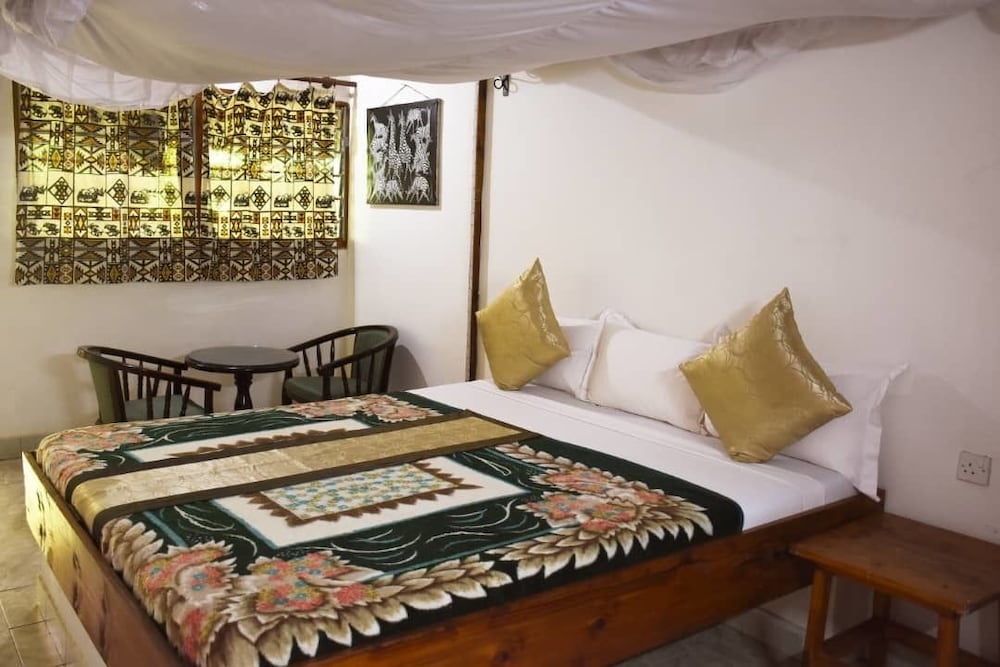 Pamoja Expeditions Lodge view 2