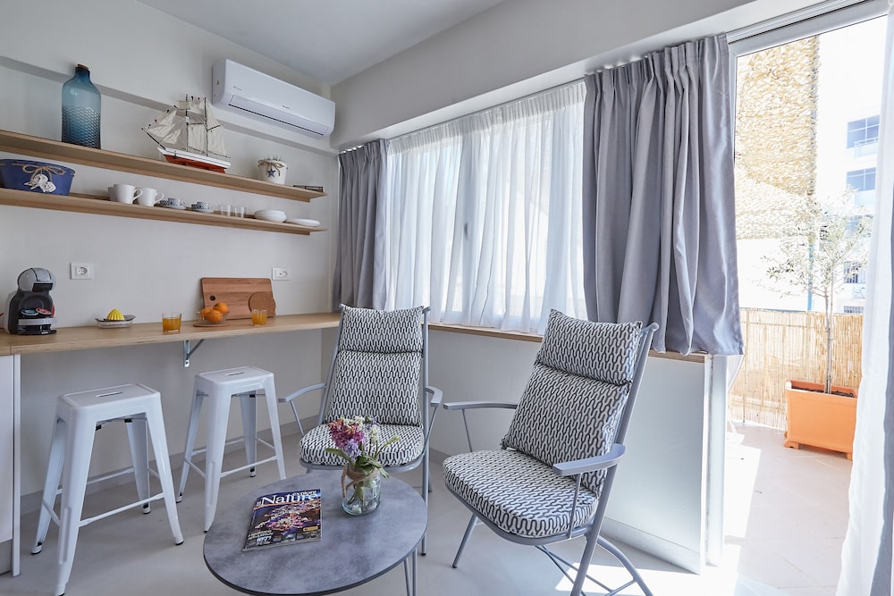 toStay Athens