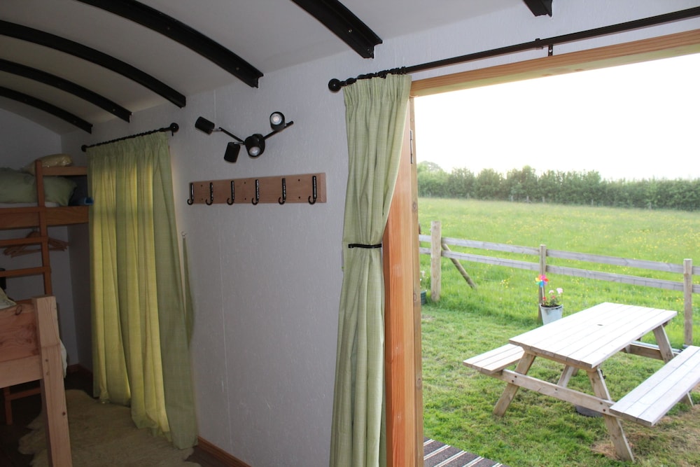 Greenacres Self Catering Railway Wagon-Glamping view 3