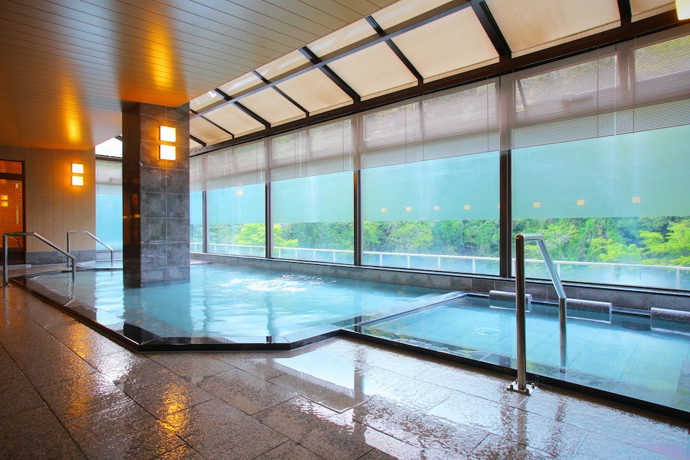 Yamanaka Onsen Ohanami Kyubei