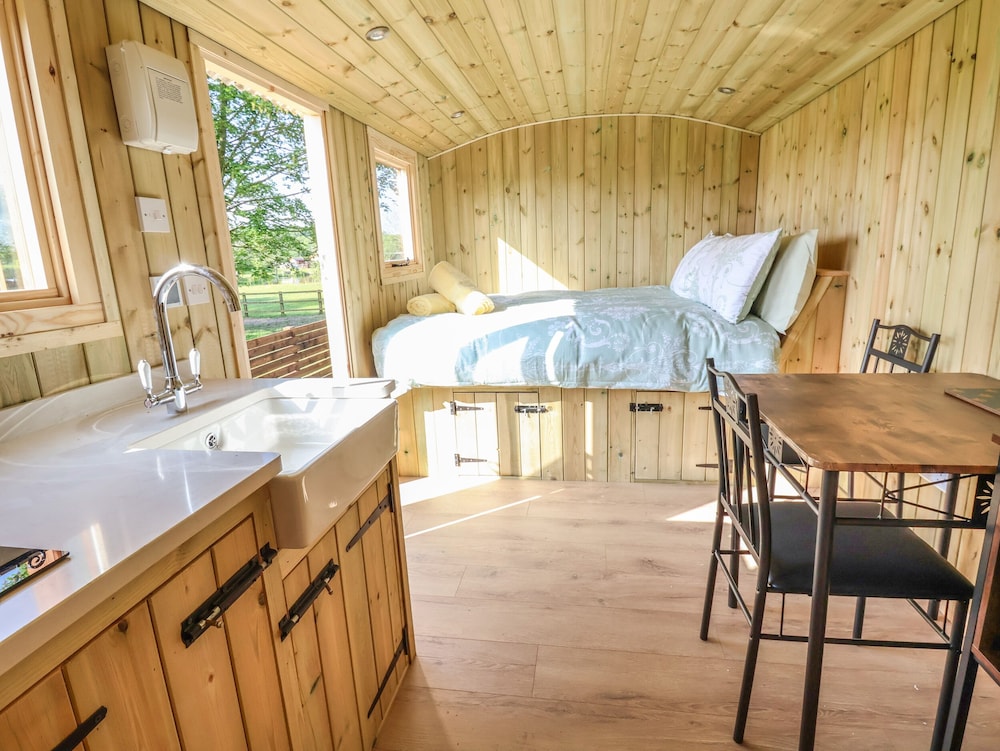 The Oak Hut