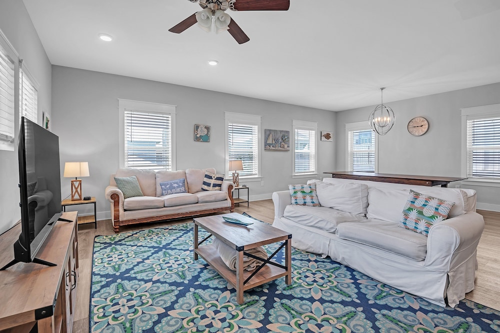 Pet Friendly Beach Retreat on 30a - Sleeps 14