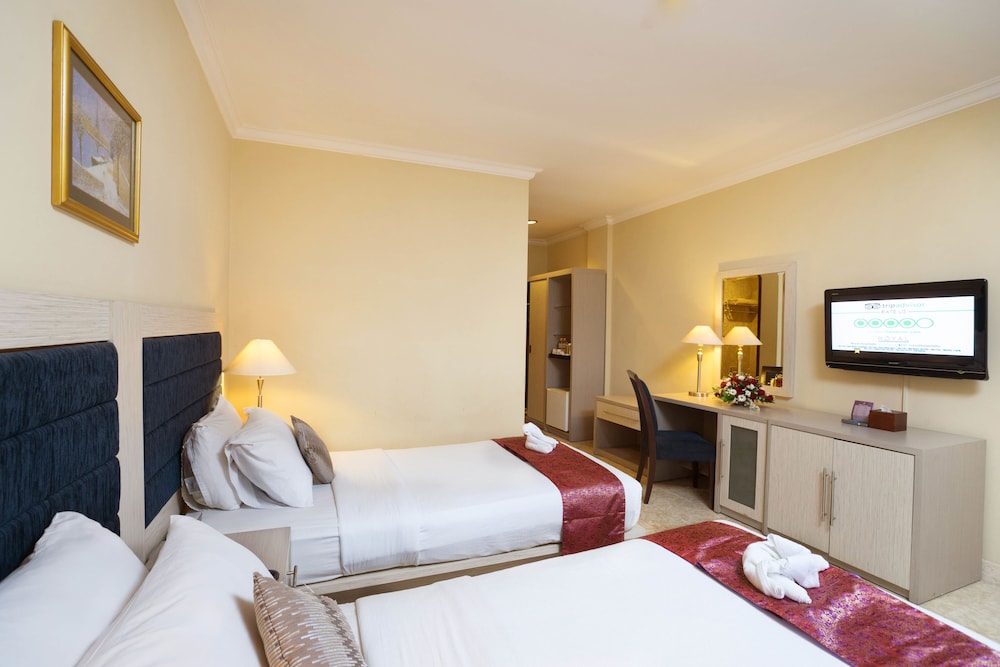 Royal Hotel and Villa Batu