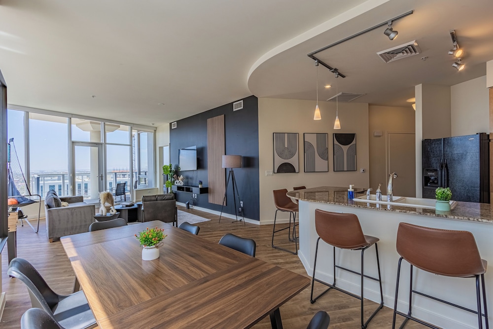 ROVE LIVING/KL - 44 Monroe