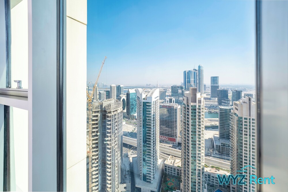 Sleek 1BR in Burj Royale with Canal View