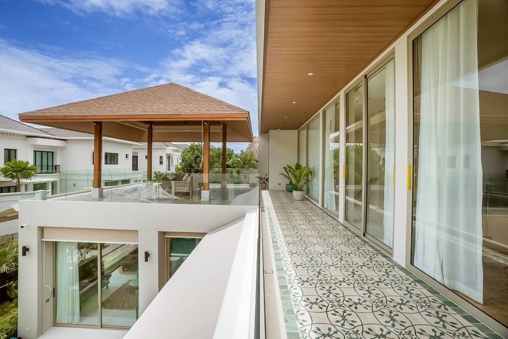 Akal Pool Villa 3BR near Laguna, Bangtao & Beach