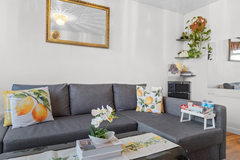 Apartment - Sleeps 4 - Business or City Breaks