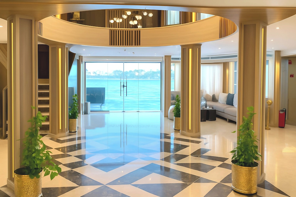 Nile Cruise Rene, Every Wednesday from Aswan for 3 nights and every Saturday from Luxor for 4 nights, including three meals