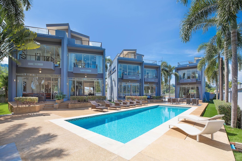 Modern 3BR Pool Access Villa Argent 6 view 3