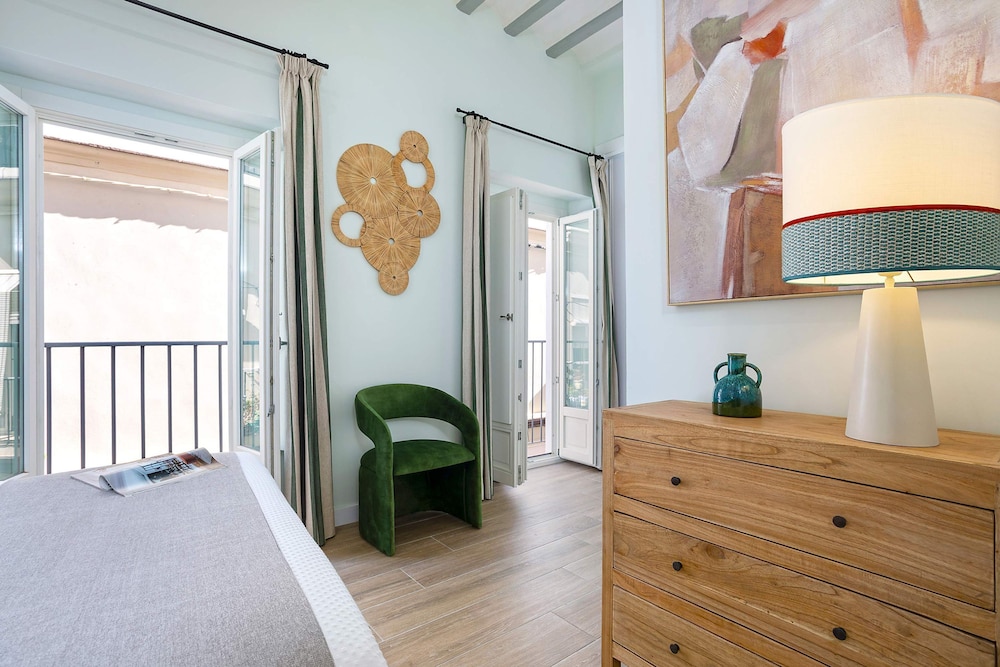 Spectacular Duplex in C diz Center Patrocinio III