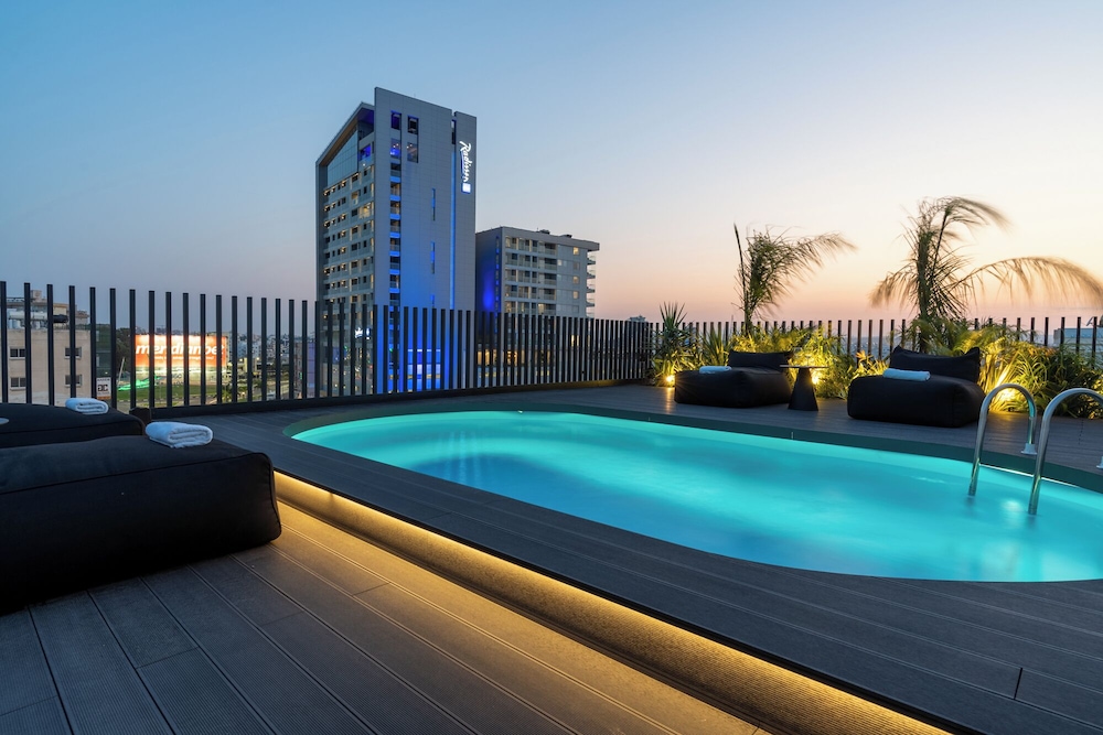 The Penthouse - 3BR Seaview in Larnaca