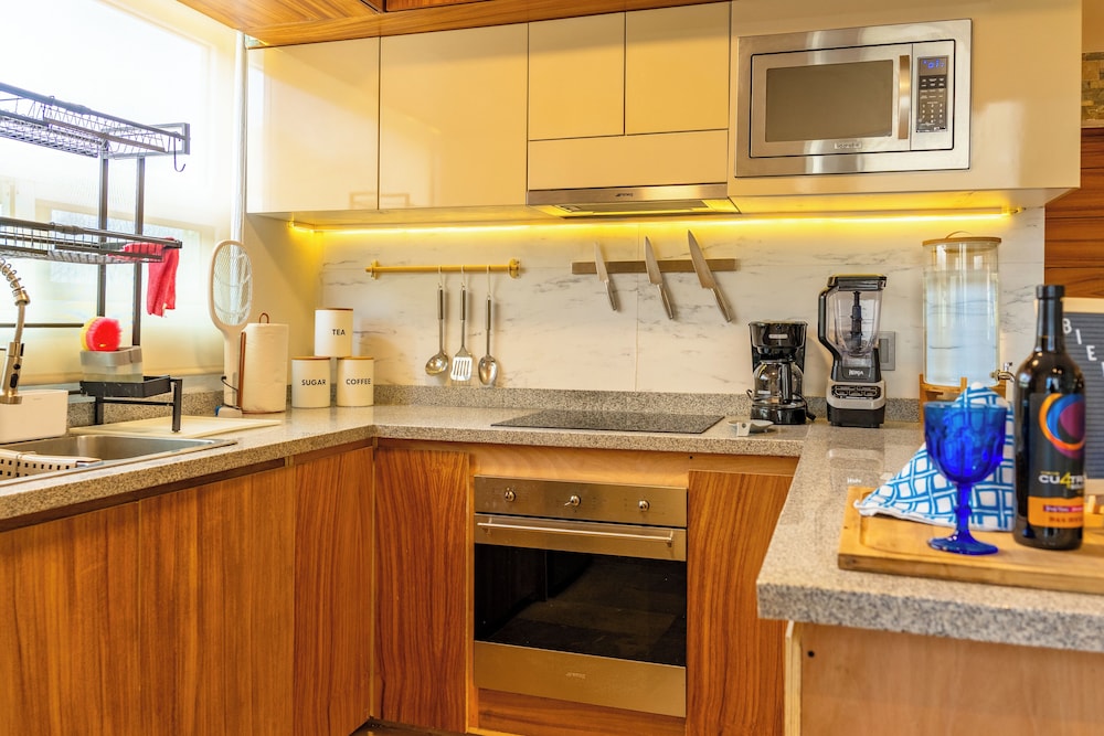 Family Condo with 3 BDR Pool & Hot tub