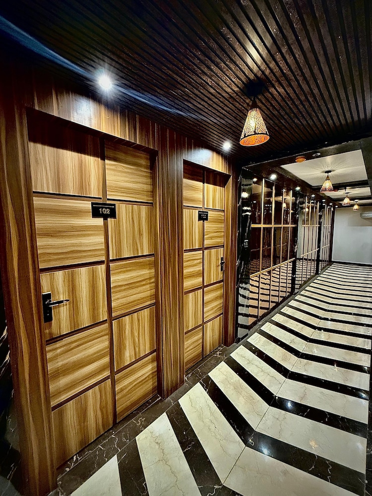 Hotel Lata Continental
