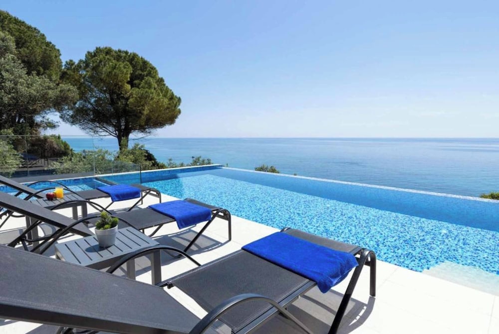 Villa Alkyoni Paramonas