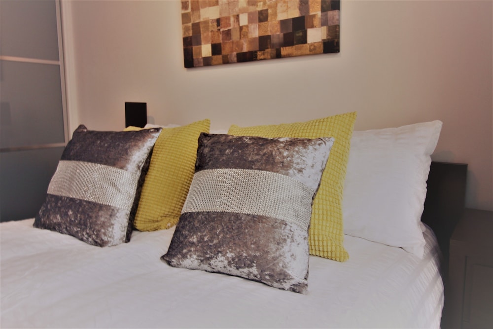 Solace Apartment Milton Keynes view 2