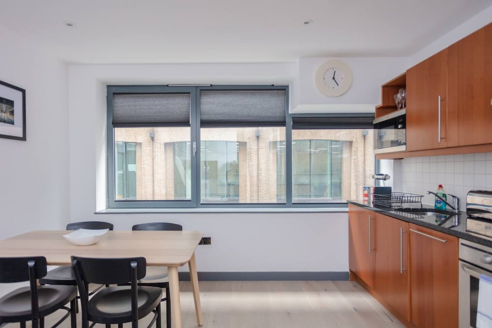 Stylish 1 Bedroom Apartment in Holborn in a Great Location