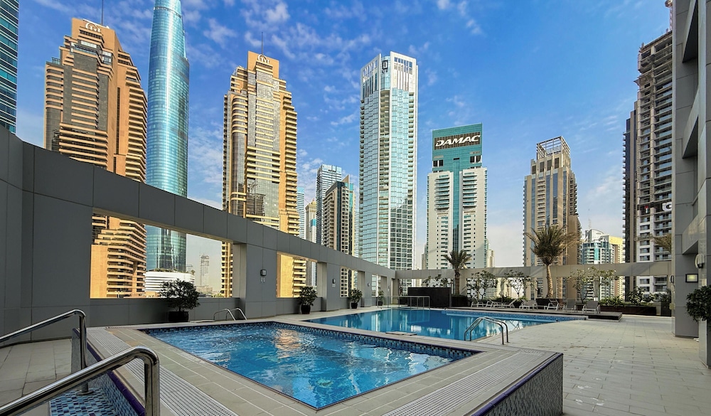 LUX The Sky Dubai Eye View Suite