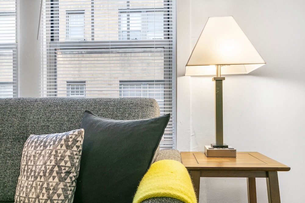 Cozy Getaway 1BR Apt - Mfield E2